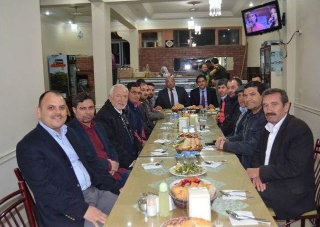 Selendi Eğitim-bir-sen Ve Ak Parti Teşkilatı Yemekte Buluştu 2