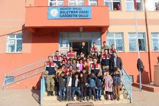 Jandarma Çocuklara Karne Sevincini Erken Yaşattı