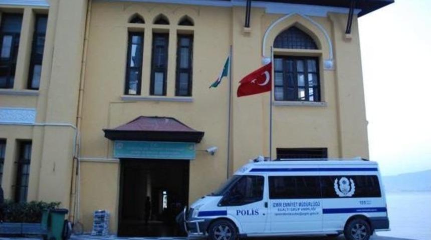 Sahilde Otururken Denize D&uuml;ş&uuml;p &Ouml;ld&uuml;