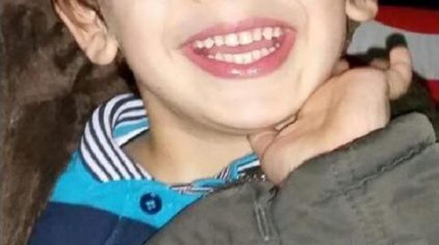 5 Yaşındaki Furkan Evde Oynarken Kalp Krizinden Öldü