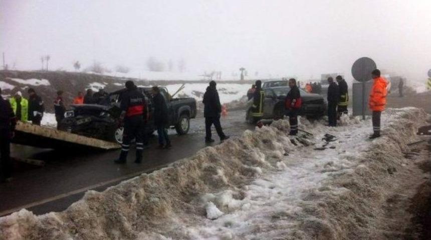 Tavşanlı&rsquo;da Zincirleme Trafik Kazası: 6 Yaralı