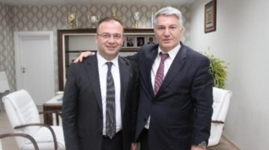 &Ouml;zak&rsquo;tan Kağıtspor Kul&uuml;b&uuml; Başkanı Y&uuml;cel&rsquo;e Ziyaret