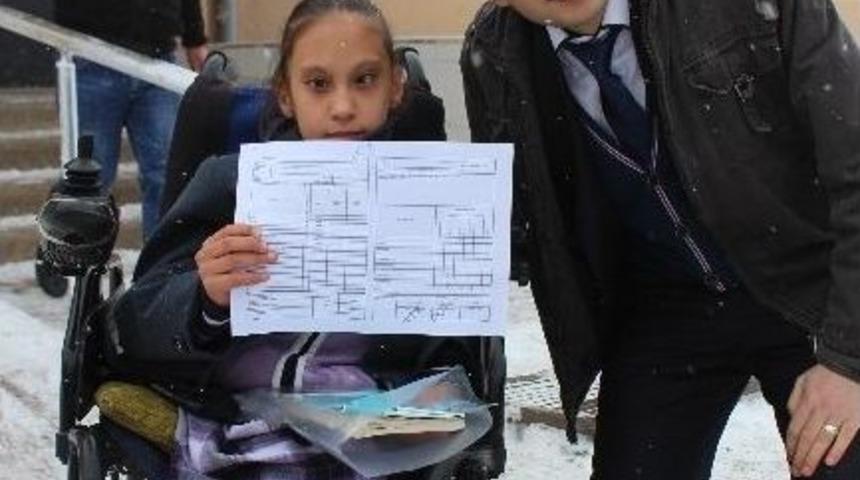 Engelli &Ouml;zgenur&rsquo;un Karne Sevinci