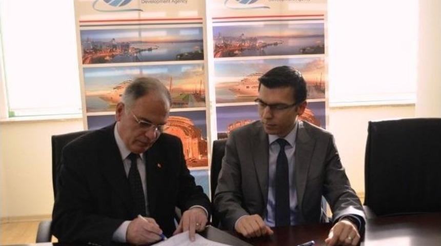 Sel&ccedil;uk&rsquo;ta Turizm B&ouml;lgelerine &Uuml;cretsiz Wi-fi Ağı Kuruluyor