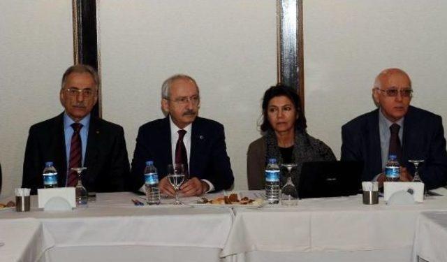 Kılıçdaroğlu, Toplumcu Düşünce Enstitüsü Üyeleri Ve Gazetecilerle Bir Araya Geldi