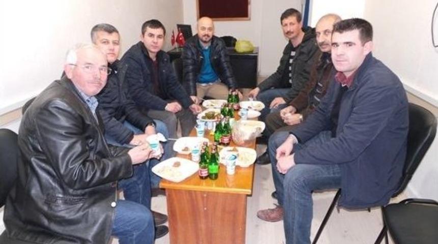 T&uuml;rk Eğitim-sen&rsquo;den &Uuml;yelerine Pilav İkramı