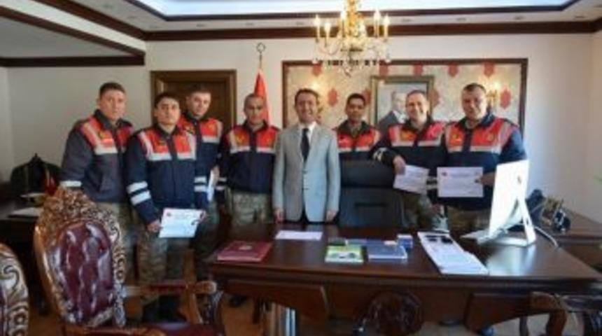 Kadın Cinayetini Aydınlatan Jandarma Personeline Teşekk&uuml;r Belgesi