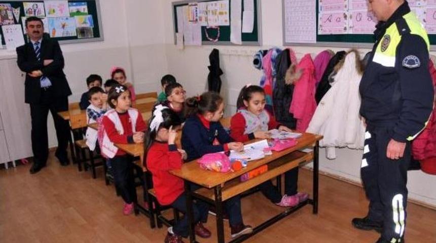 Trafik Polislerinden &Ouml;ğrencilere Yarı Yıl Uyarısı