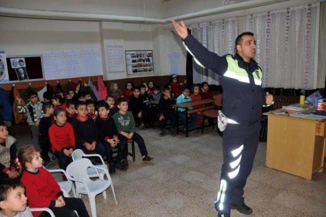 Trafik Polislerinden &Ouml;ğrencilere Yarı Yıl Uyarısı 1
