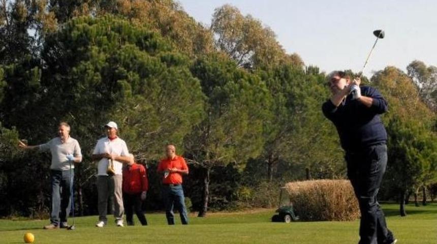 Yıldırım Demir&ouml;ren Golf Turnuvası'na Katıldı