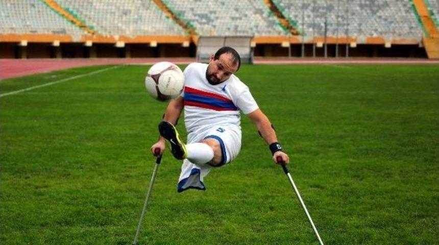 Başarılı Oyuncu, Azmi Ve Kararlılığıyla Yaşam Dersi Veriyor