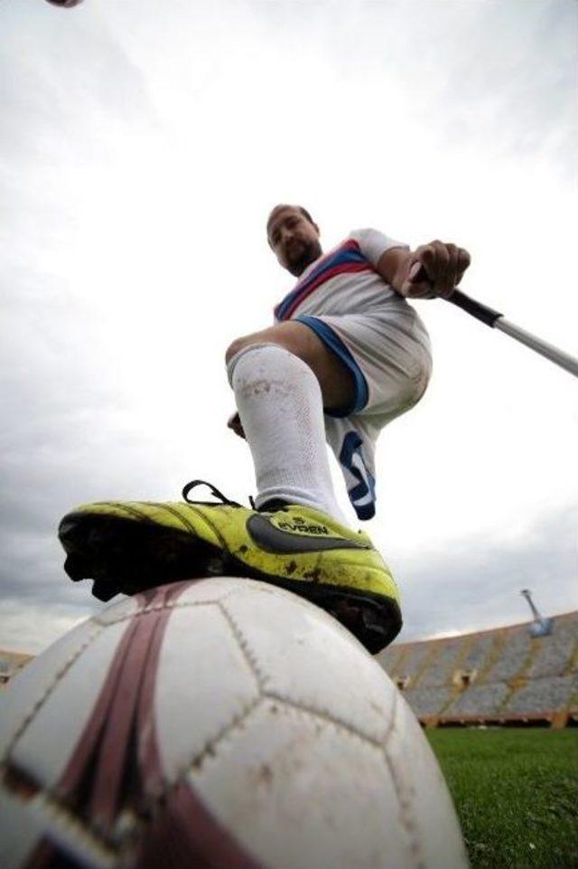 Başarılı Oyuncu, Azmi Ve Kararlılığıyla Yaşam Dersi Veriyor 3