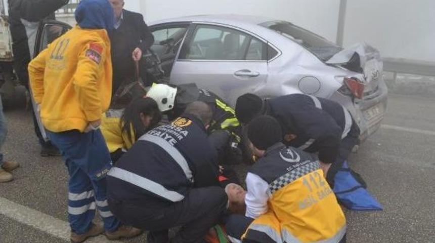 Sis Kazasında Ara&ccedil;ta Sıkışan Kadın S&uuml;r&uuml;c&uuml; B&ouml;yle Kurtarıldı