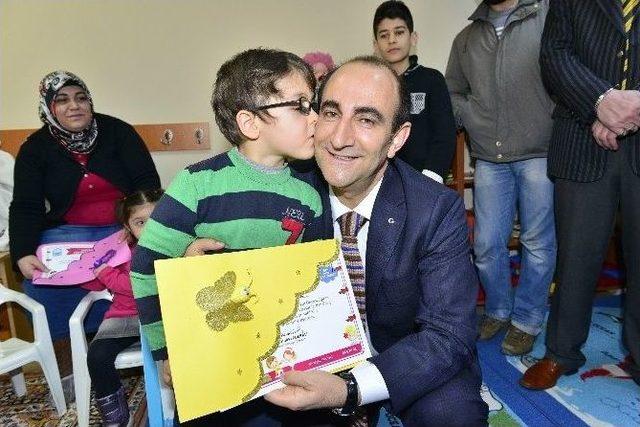 Edebali Miniklere Karne Dağıttı 1