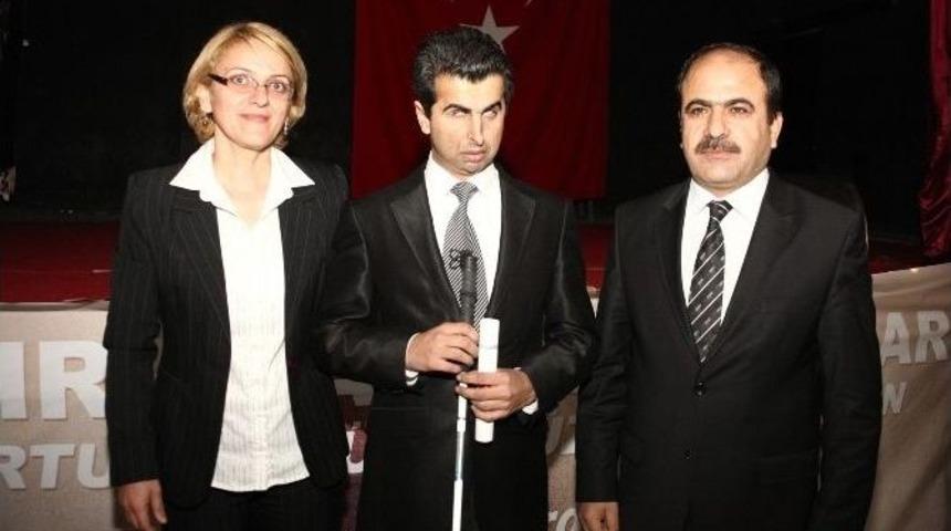 G&ouml;rme Engelli &Uuml;nal Kurs G&ouml;r&uuml;p Mas&ouml;r Oldu