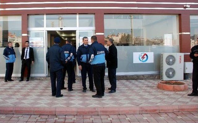 Midyat’ta Dedaş’ın Hizmet Binası Mühürledi 2