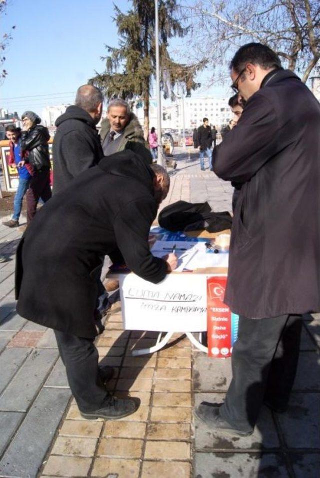 Cuma Namazı Saatinin Öğle Tatiline Göre Düzenlenmesi Istendi