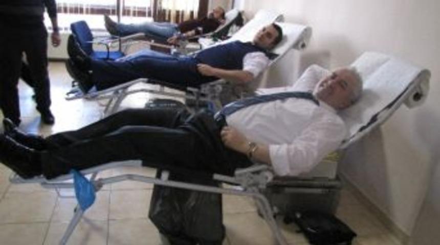 Kayseri Smmm Odası&rsquo;ndan Kızılay&rsquo;a Kan Bağışı