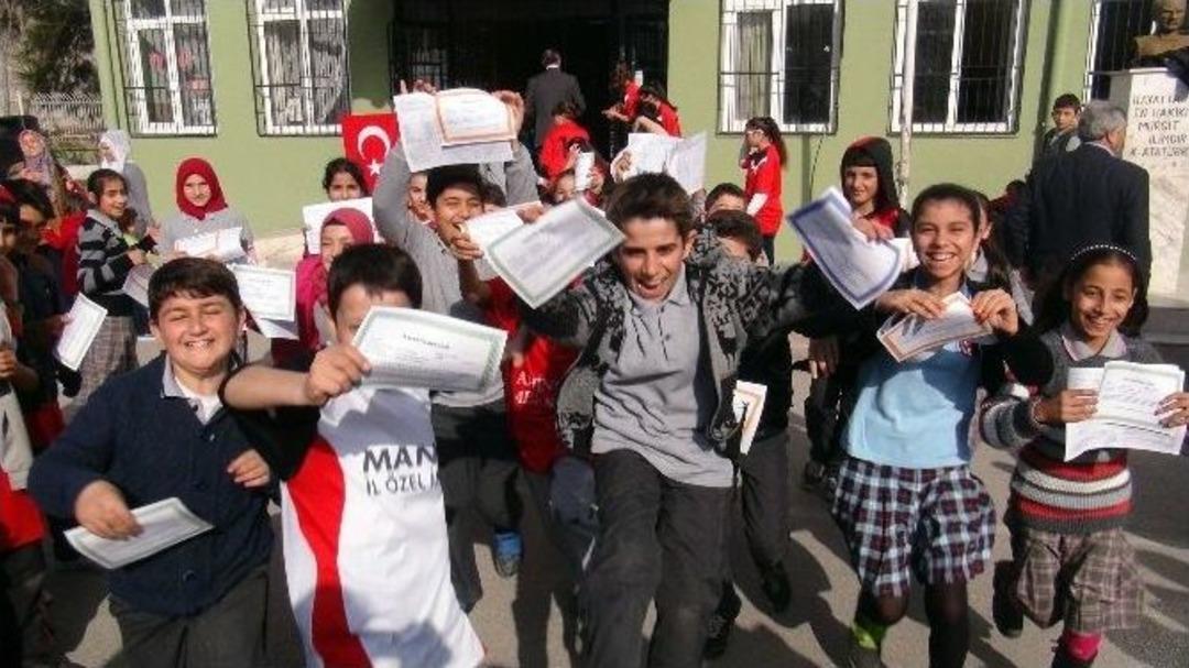 Validen Kız &Ouml;ğrencilerin Başarısına Yorum: