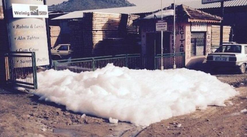 Dursunbey&rsquo;de Dere K&ouml;p&uuml;rd&uuml;