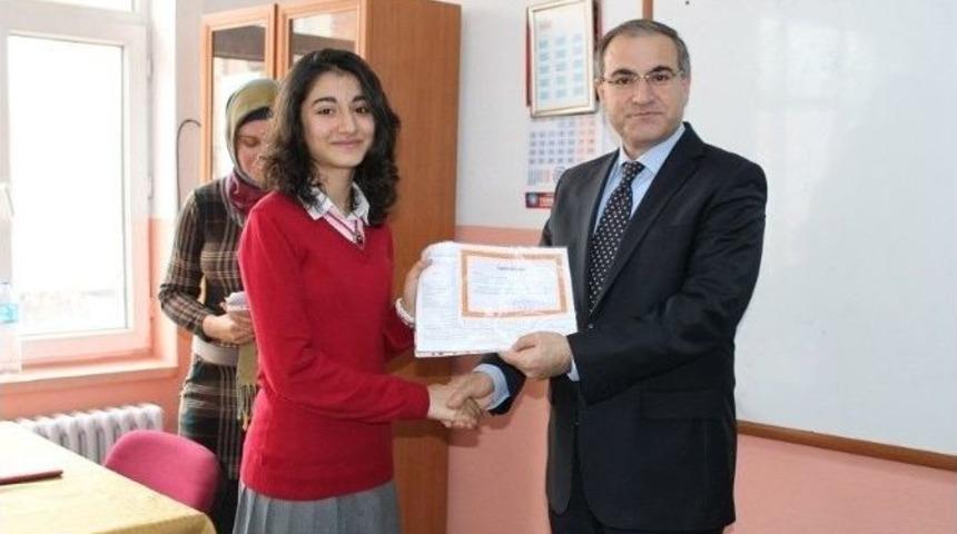 Sungurlu&rsquo;da 10 Bin &Ouml;ğrenci Karne Aldı