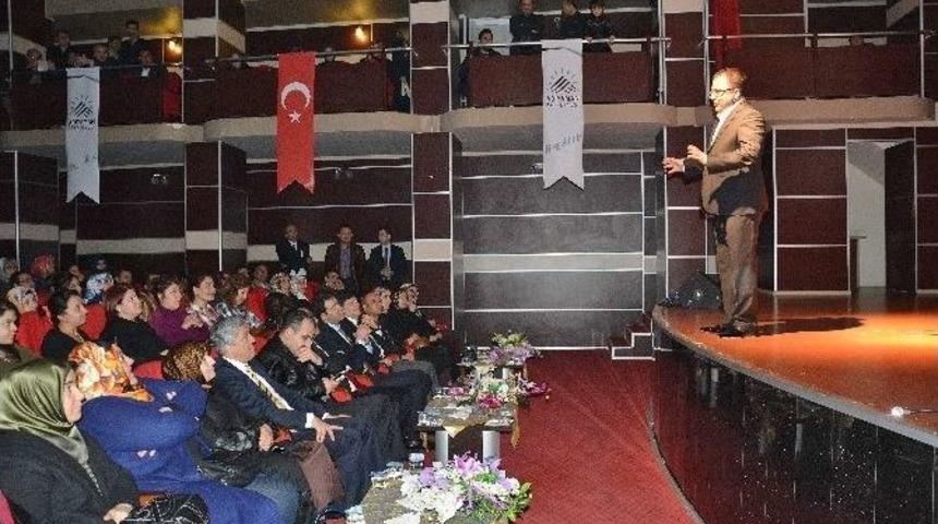 Aile İ&ccedil;i İletişim Konferansı Yoğun İlgi G&ouml;rd&uuml;
