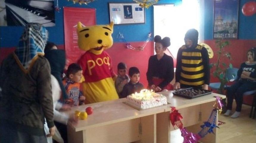 Nene Hatun &Ccedil;ocuk Yuvasında Kalan &Ccedil;ocukların Doğum G&uuml;n&uuml; Sevinci