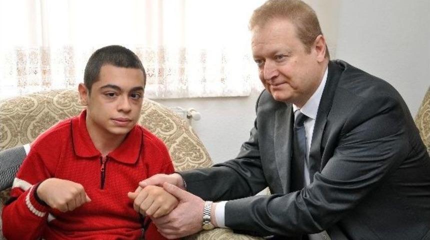 G&uuml;m&uuml;şhane&rsquo;de Evde Eğitim G&ouml;ren &Ouml;ğrenciler Karnelerini Aldı