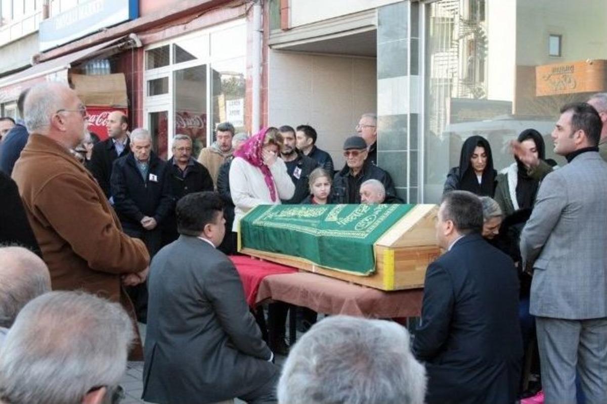 Ağ Makarasına Sıkışarak &Ouml;len Balık&ccedil;ı Son Yolculuğuna Uğurlandı