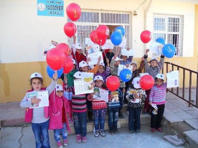 Jandarma, &Ouml;ğrencilere Karne Dağıttı 1