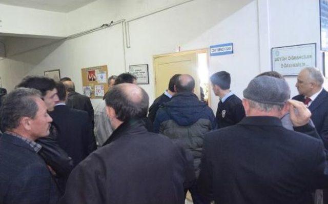 &Ouml;ğretmenler Odasında Kap Krizi Ge&ccedil;irip Hayatını Kaybetti 2