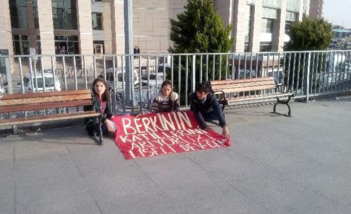 Adliye &Ouml;n&uuml;nde &rsquo;berkin Elvan&rsquo; İ&ccedil;in Zincirli Eylem: 4 G&ouml;zaltı