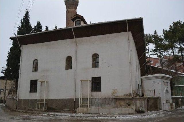 İskilip&rsquo;te 3 Tarihi Cami Restore Ediliyor 2