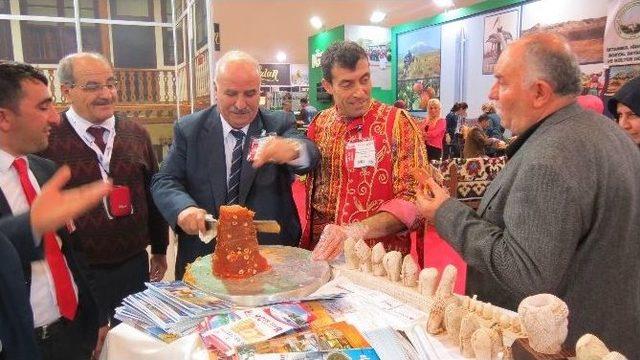 Emitt Fuarında Kayısı Dönerine Yoğun İlgi