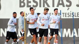 Beşiktaş'ın yeni transferleri Enzo Roco ve Umut Nayir antrenmana çıktı!