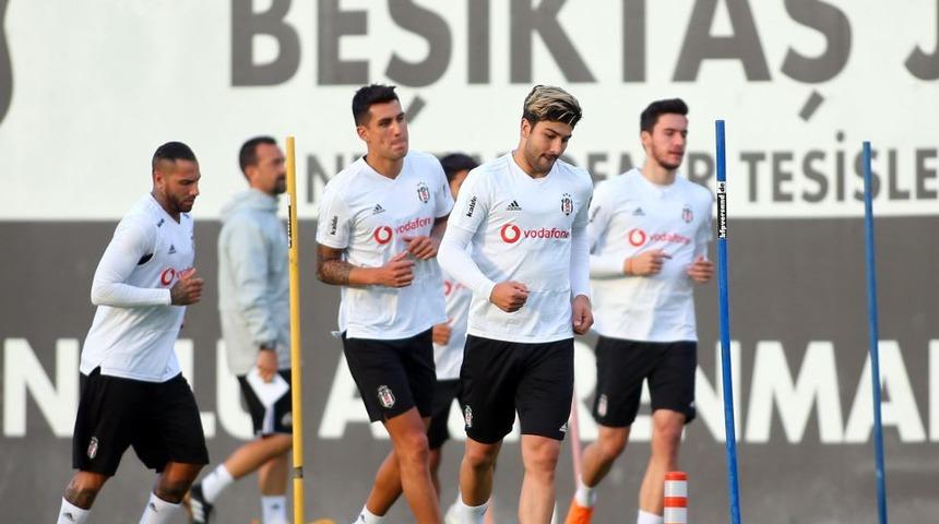 Beşiktaş'ın yeni transferleri Enzo Roco ve Umut Nayir antrenmana çıktı!
