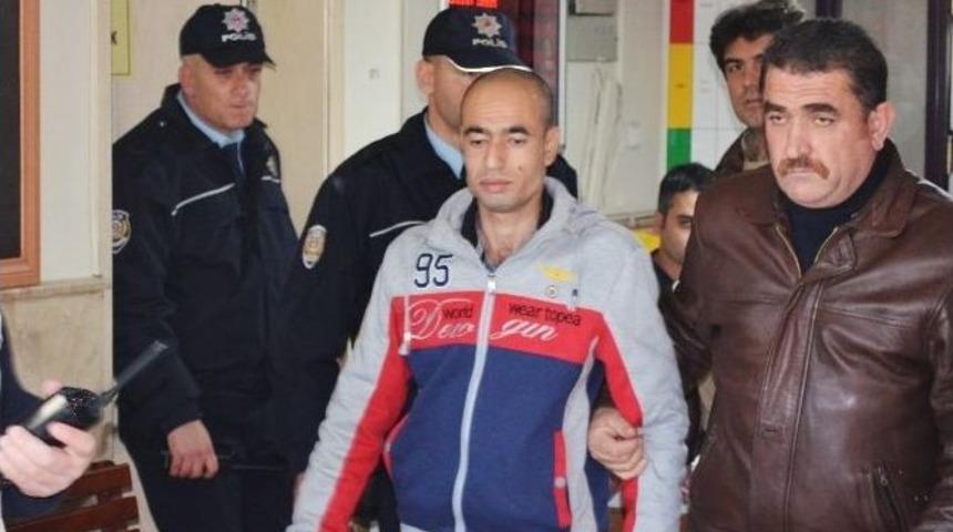 Cuma &Ccedil;ıkışında Kur&rsquo;an-ı Kerim Yaktılar