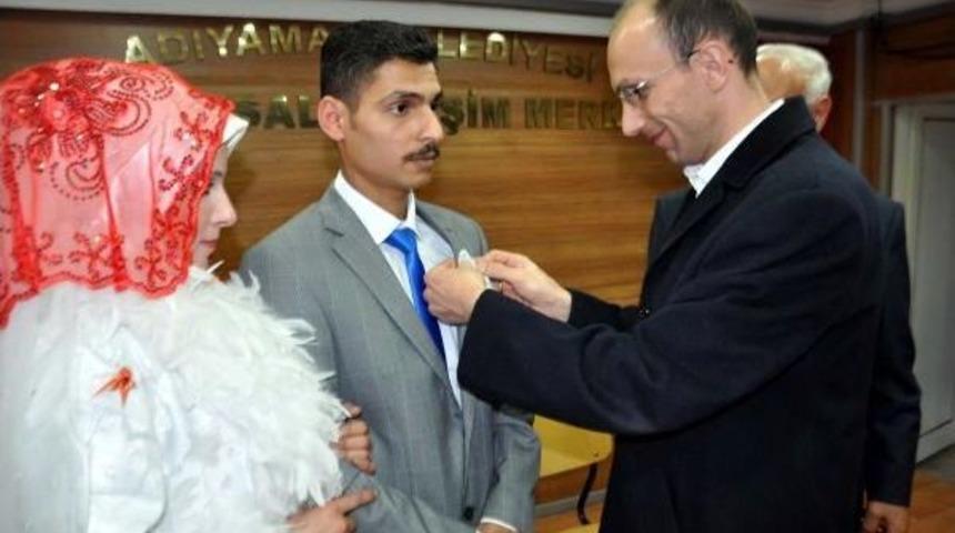 Savaştan Ka&ccedil;an Suriyeli &Ccedil;ift, Tanıştıkları Adıyaman'da Evlendiler
