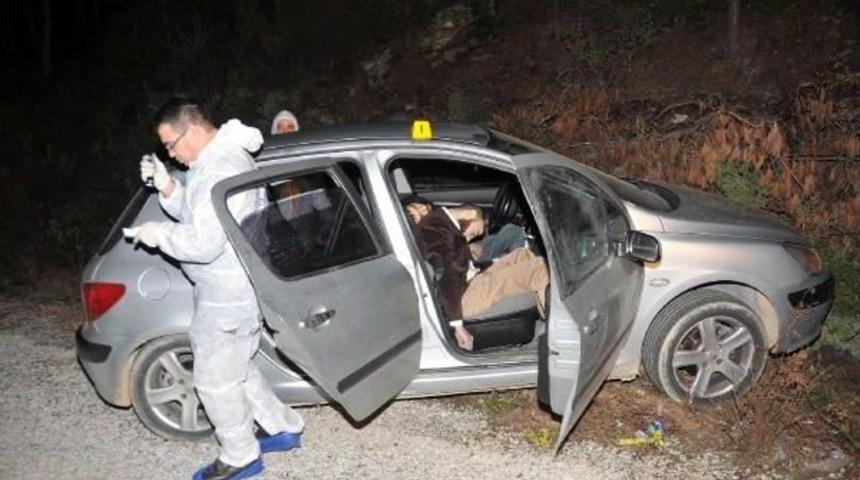 Alanya'da Otomobil I&ccedil;inde &Ccedil;ifte Cinayet