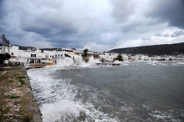 Bodrum&rsquo;da Fırtına Hayatı Olumsuz Etkiledi 2
