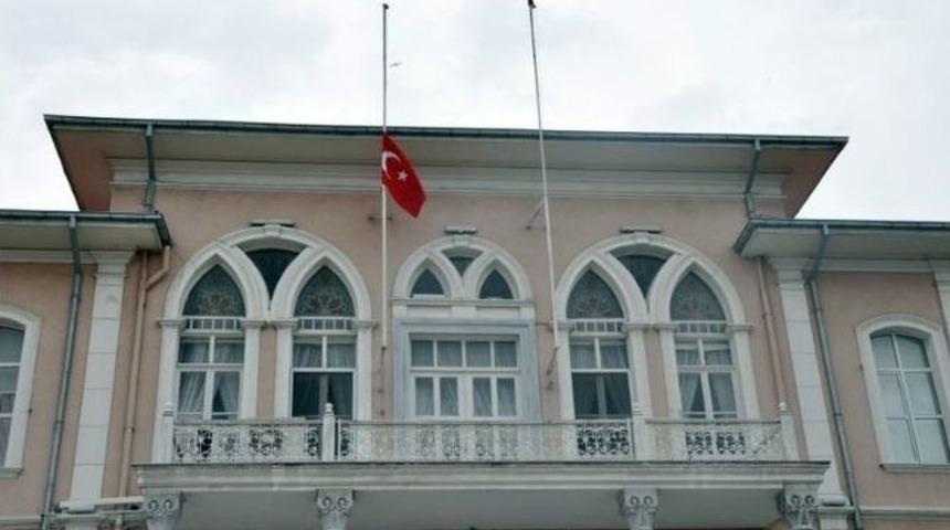 Tekirdağ&rsquo;da Da Bayraklar Yarıya İndirildi