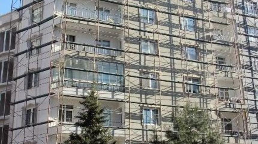İnşaat İş&ccedil;ilerinin Tehlikeli Mesaisi