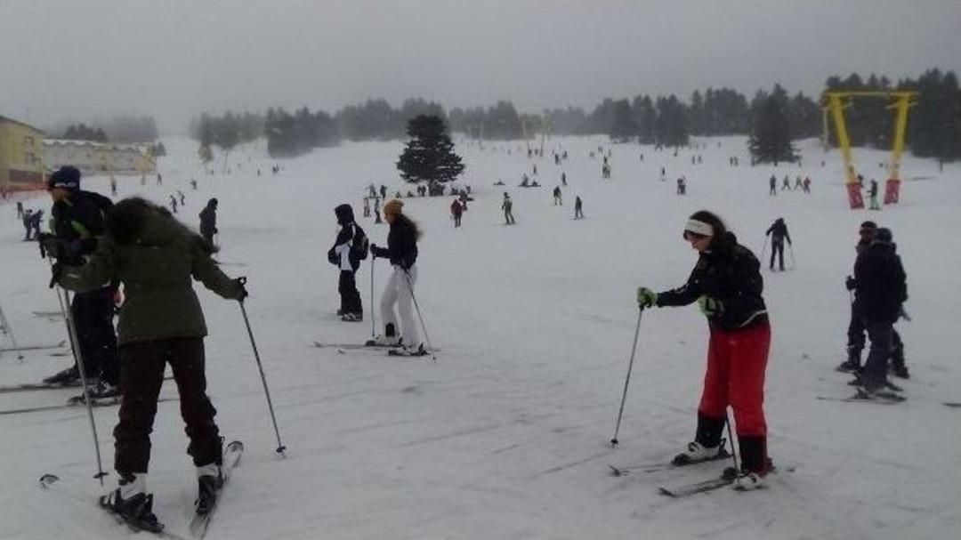 S&ouml;mestr Tatilinin İlk G&uuml;n&uuml;nde Uludağ&rsquo;a Akın Ettiler...(&ouml;zel Haber)