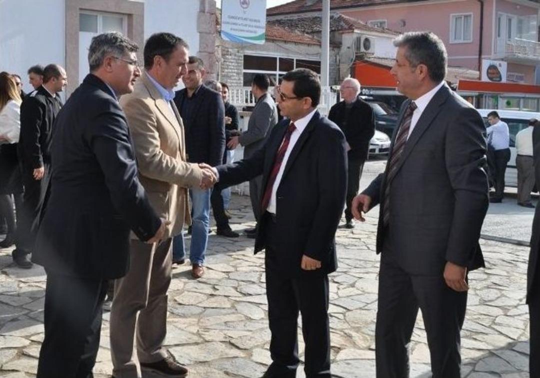 Ayvalık&rsquo;ta Restorasyonu Tamamlanan Tarihi G&uuml;mr&uuml;k Binasına G&ouml;rkemli A&ccedil;ılış