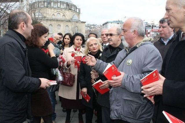 Kocaeli’li Gazeteciler Uğur Mumcu’yu Unutmadı