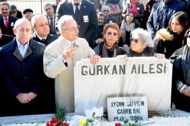 Aydın G&uuml;ven G&uuml;rkan  &Ouml;l&uuml;m&uuml;n&uuml;n 9. Yılında Mezarı Başında Anıldı 2