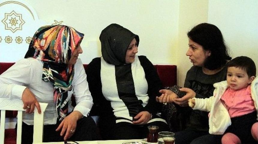 Eski &Ouml;ğrenciler 18 Yıl Sonra Bir Araya Geldi