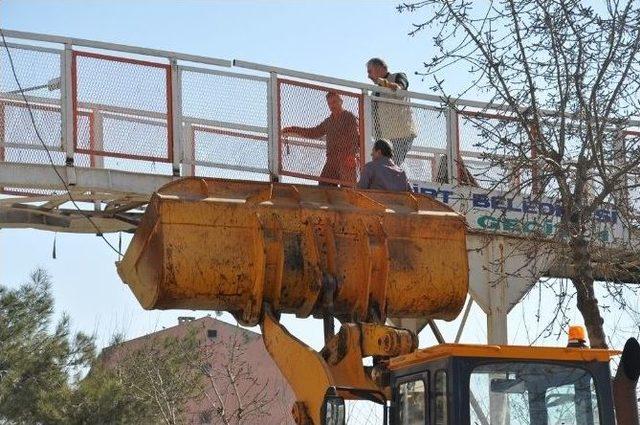 &Uuml;st Ge&ccedil;itte Onarım &Ccedil;alışması Başladı 1