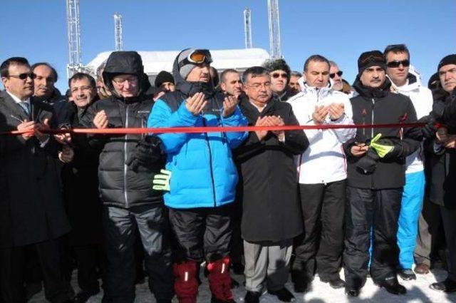 Bakan Yılmaz, Sivas'ta Kayak Merkezinin Açılışını Yaptı