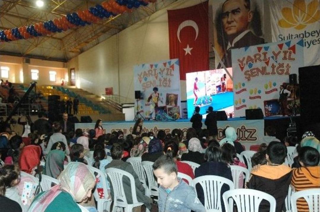 &Ccedil;ocuklar Yarıyıl Şenliği&rsquo;nde Coştu